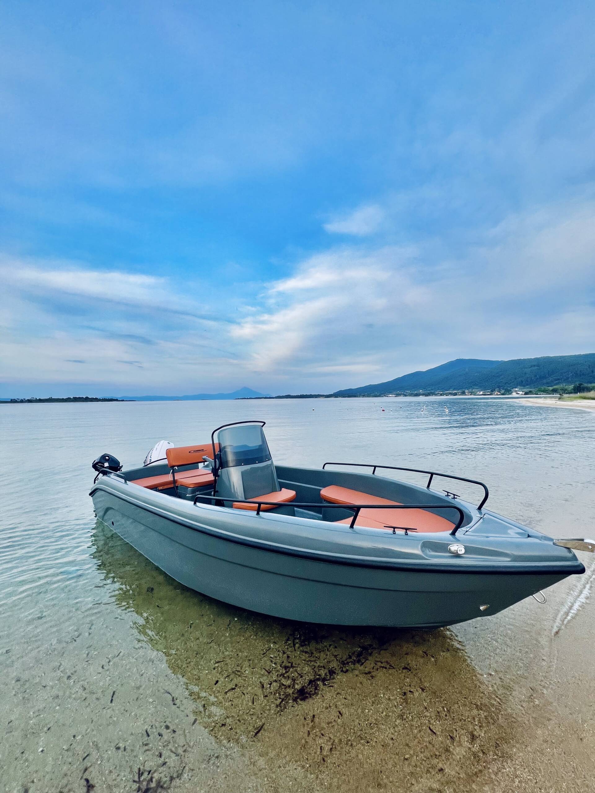 Rent a boat Vourvourou Halkidiki