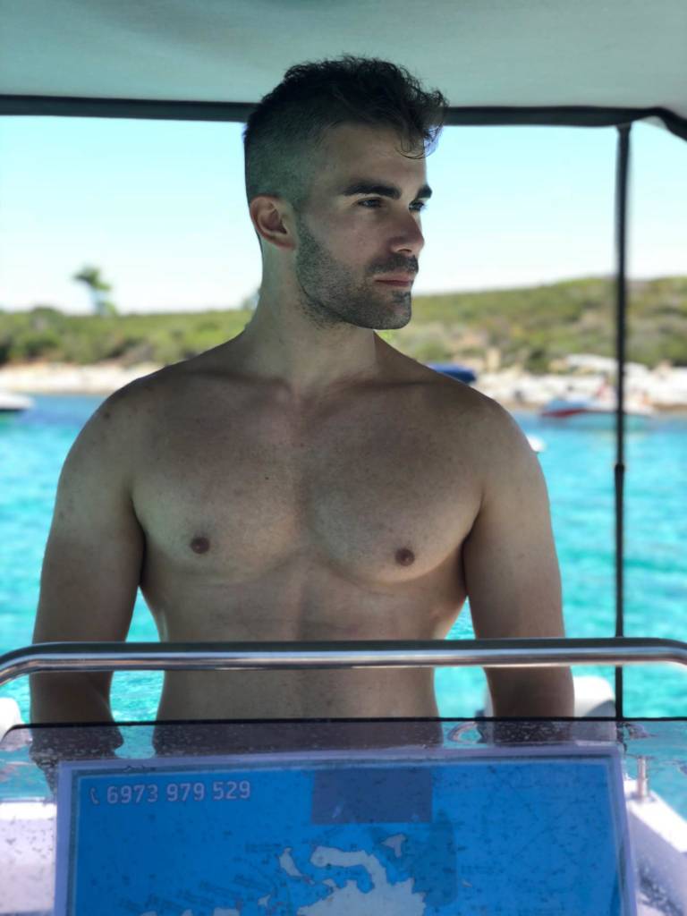 60882697_1279456292208618_359477608645132288_n-768x1024