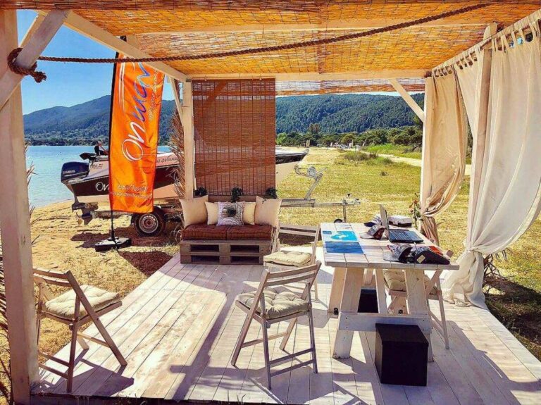 onwaves_kiosk-1-1024x766-1024x766